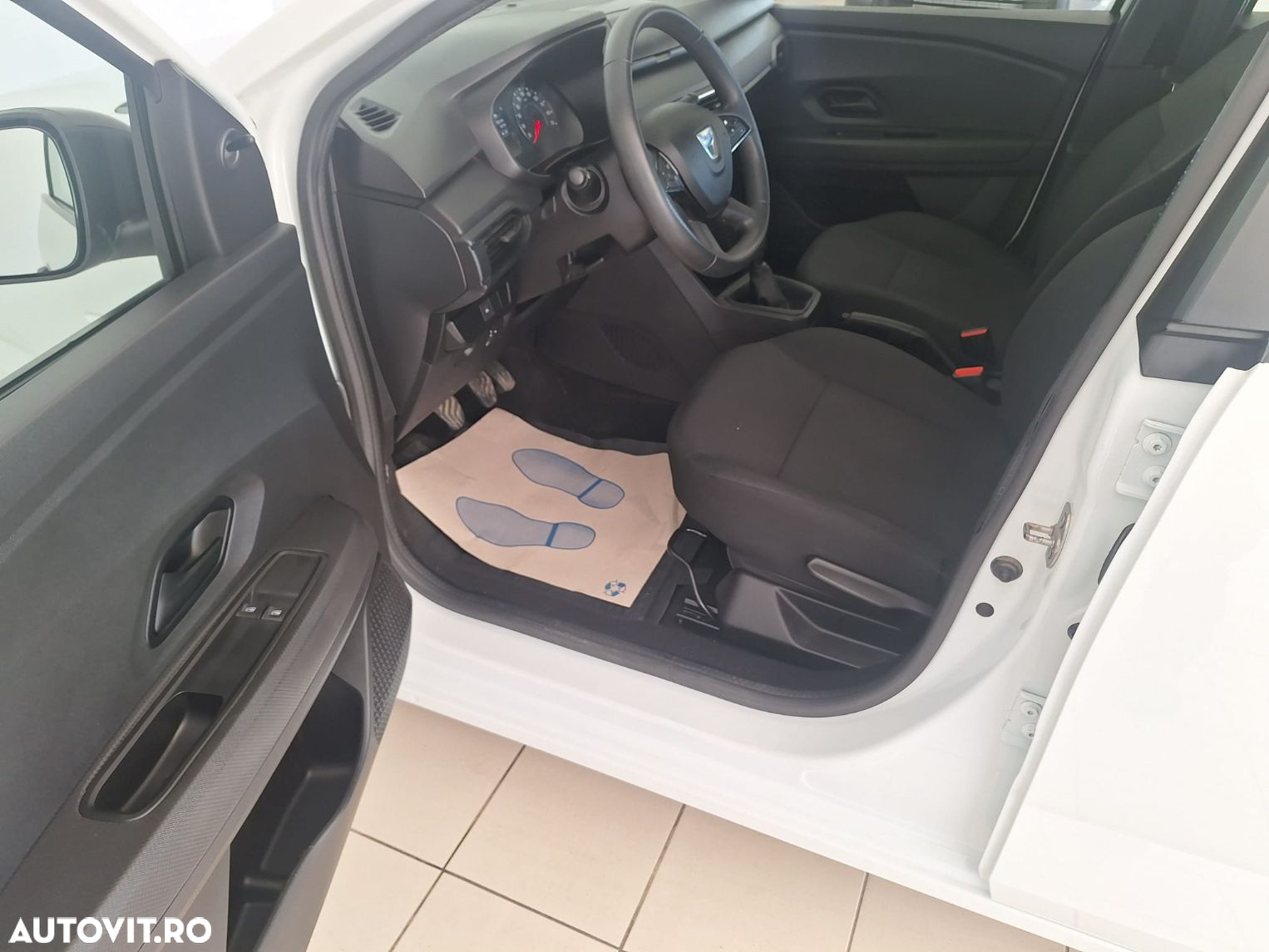 Dacia Logan TCe 90 Essential - 6