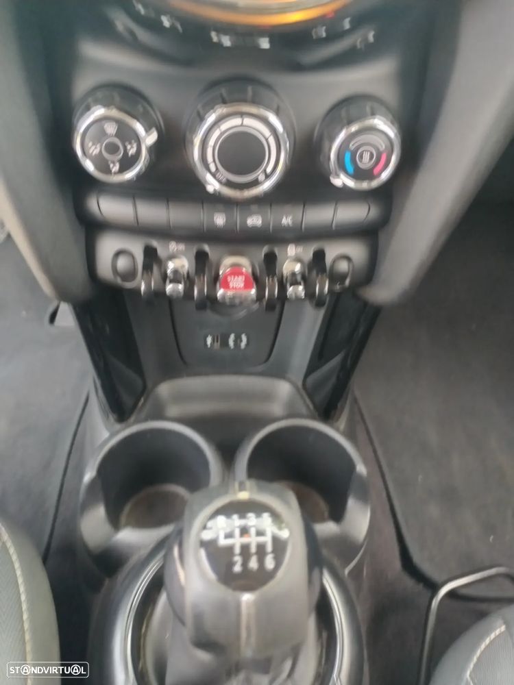 MINI 3 Portas One D - 11