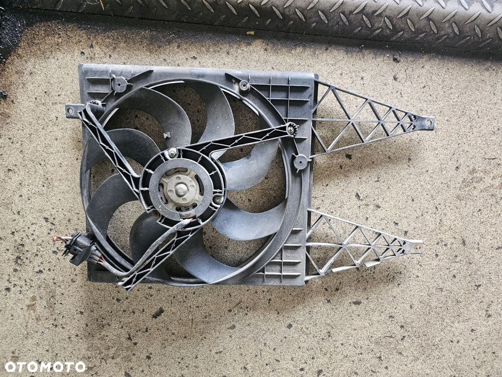 Wentylator 6Q0121207 Volkswagen Polo 9N - 1