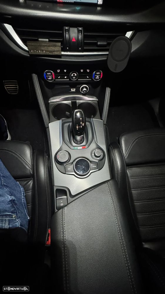 Alfa Romeo Stelvio 2.0 Turbo 16V AT8-Q4 Executive - 7