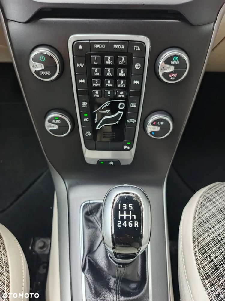 Volvo V40 - 22