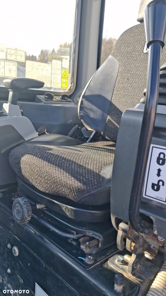 Caterpillar 305 - 16