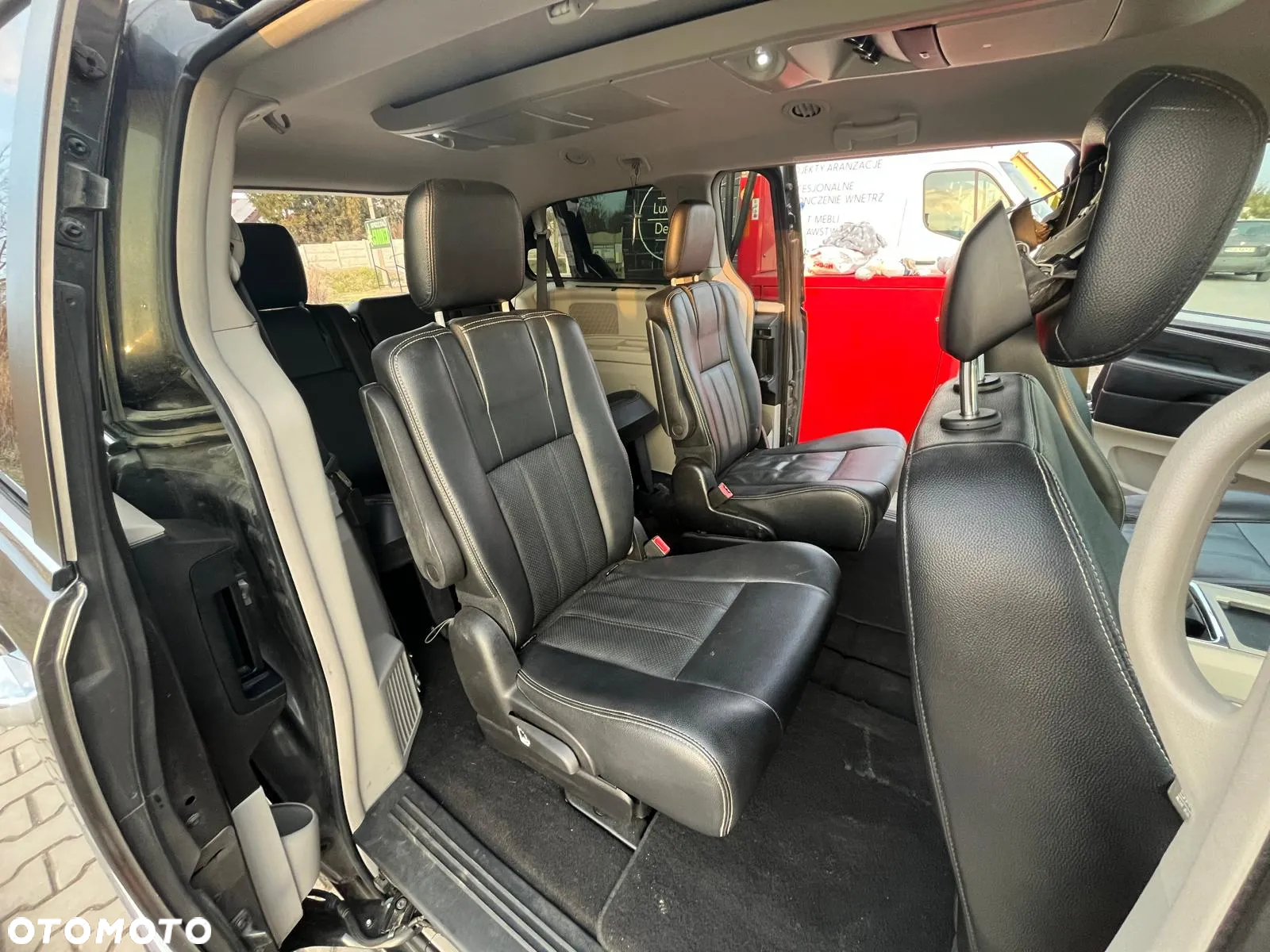 Chrysler Town & Country 3.6 Limited - 12