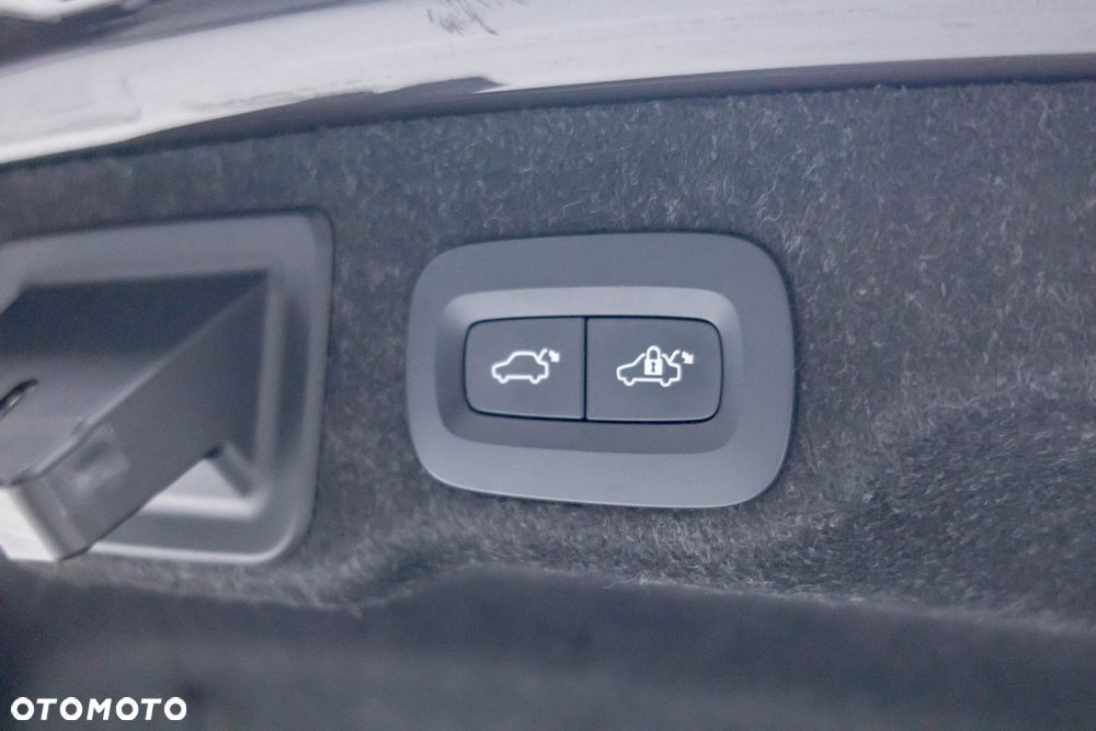 Volvo S90 T8 AWD Plug-In Hybrid Plus Bright - 39