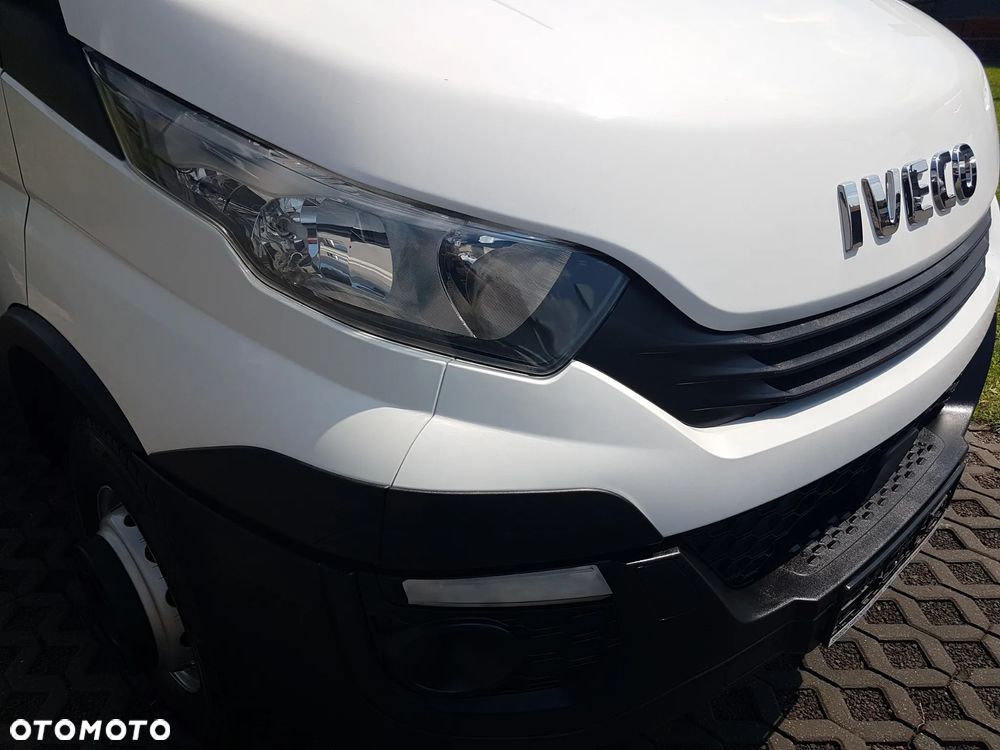 Iveco 70C18 WYWROTKA 3 STRONNA KIPER 4,0x2,2 BLIŹNIAKI 7 TON KLIMA HAK MANUAL 6-BIEGÓW - 35