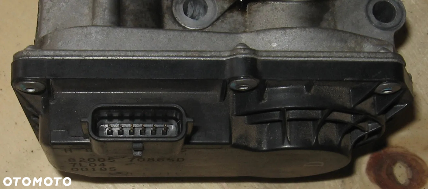 przepustnica CLIO III MEGANE III 1.2 1.4 TCE RENAULT 8200570865D - 2