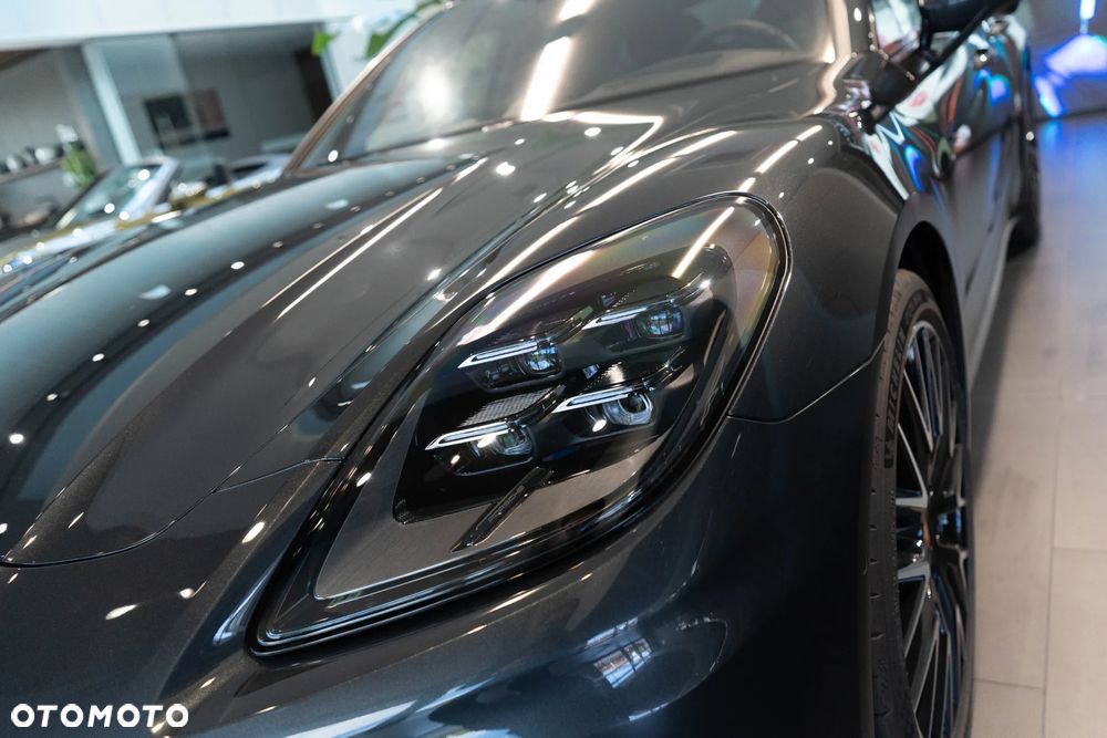 Porsche Panamera 4 E-Hybrid PHEV - 38
