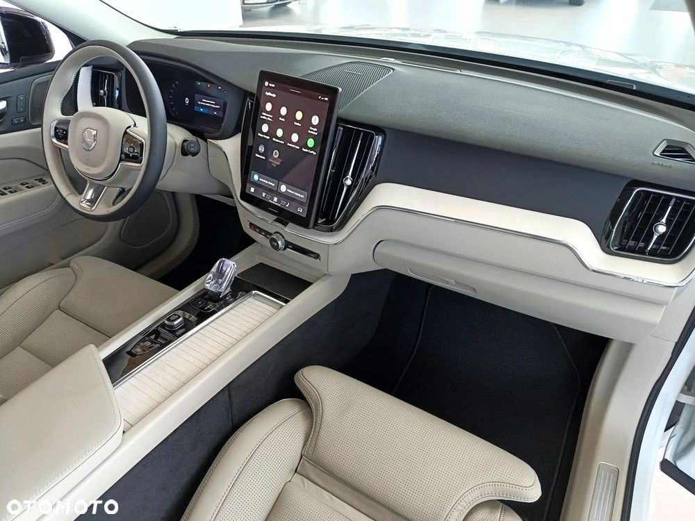Volvo XC 60 B5 B AWD Plus Dark - 7