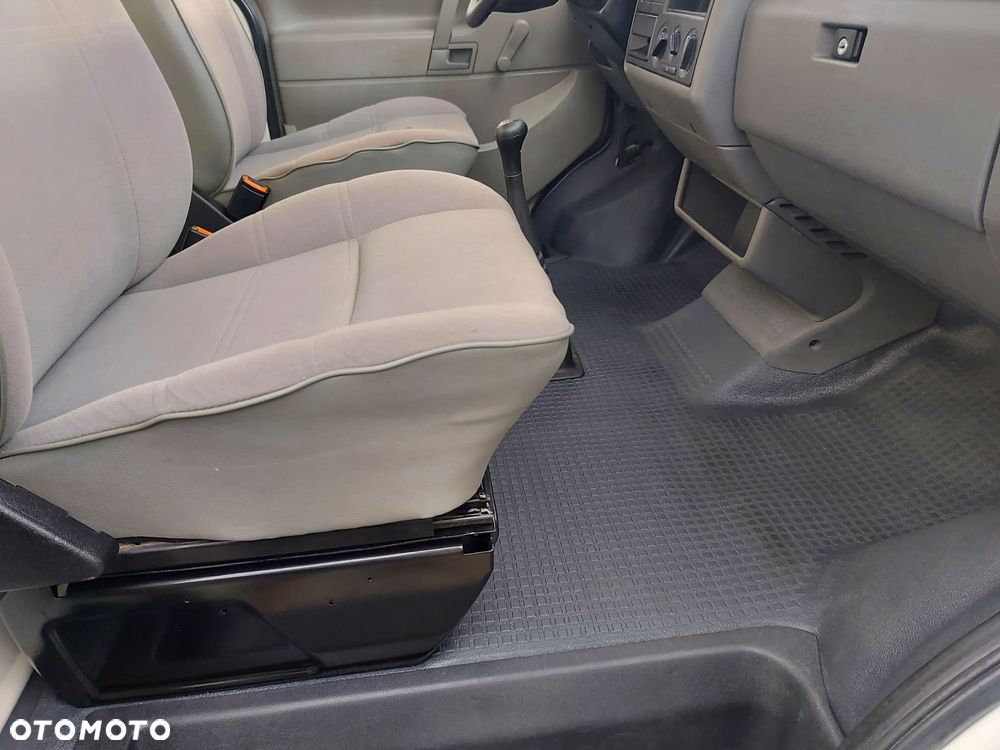 Volkswagen Transporter T4 - 22