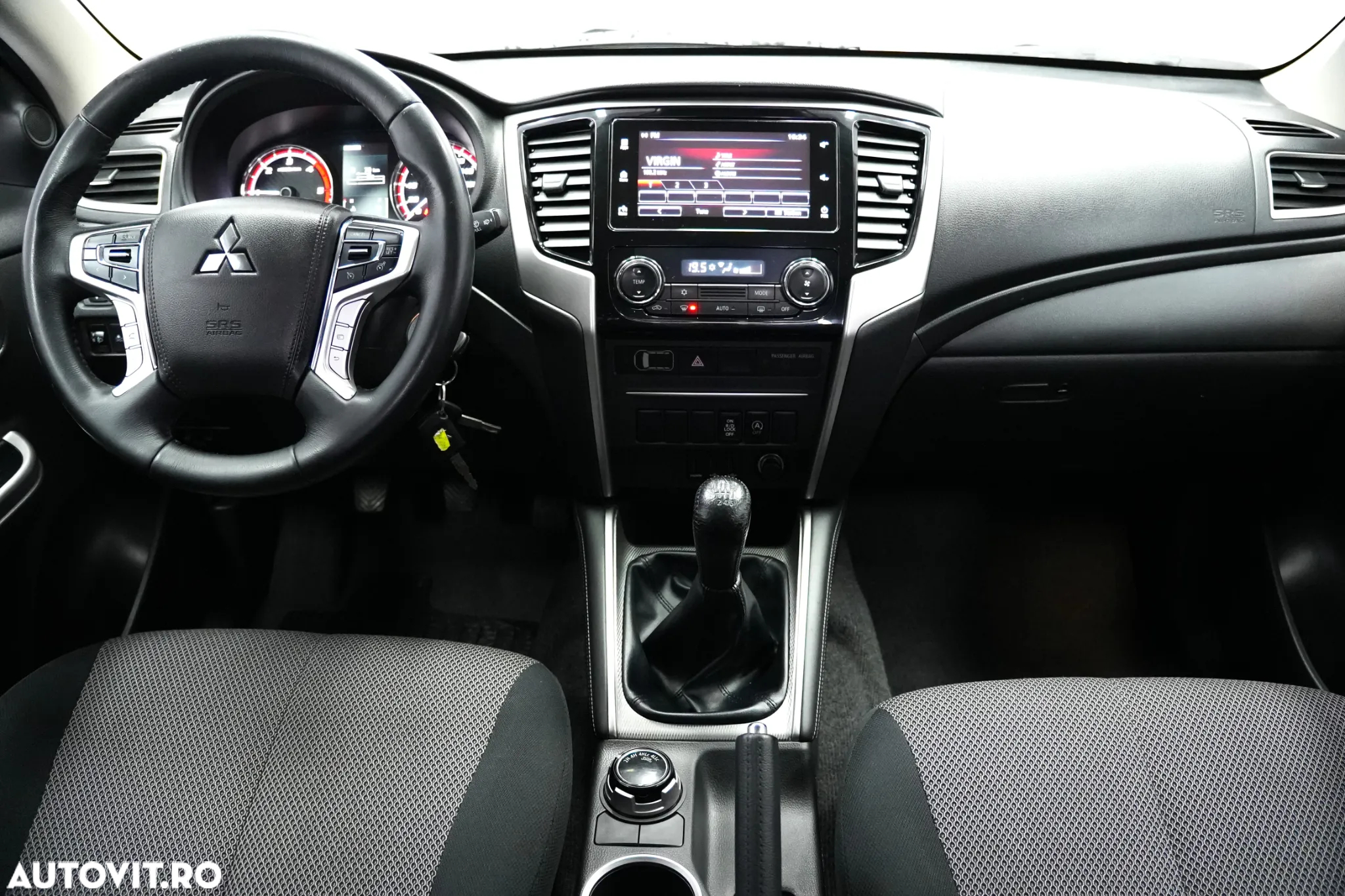 Mitsubishi L200 Double Cab 2.2 DI-D M/T Intense - 7