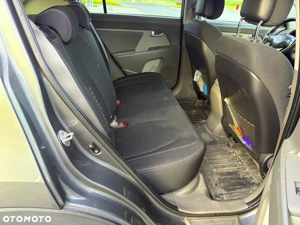 Kia Sportage 2.0 L 2WD - 11