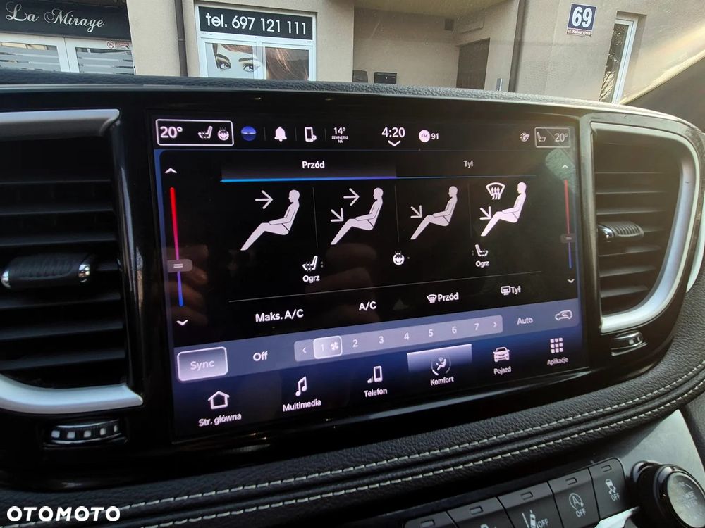 Chrysler Pacifica - 36