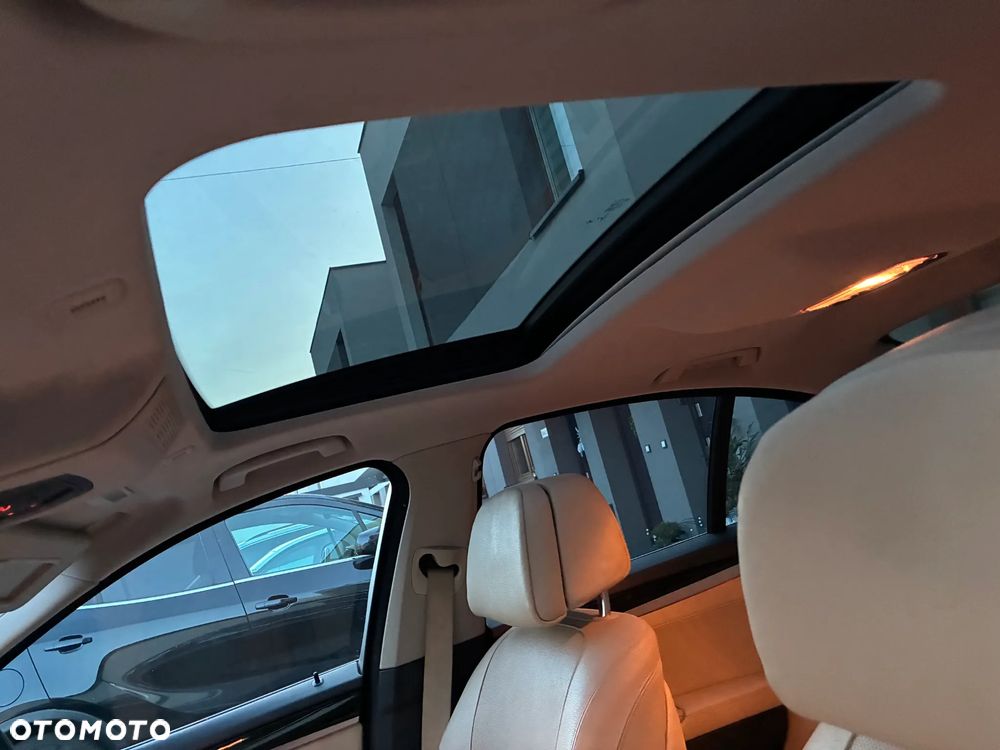 BMW Seria 5 528i Luxury Line - 19