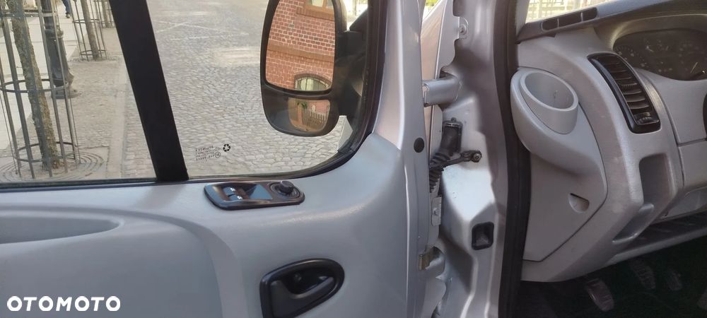 Opel Vivaro - 12
