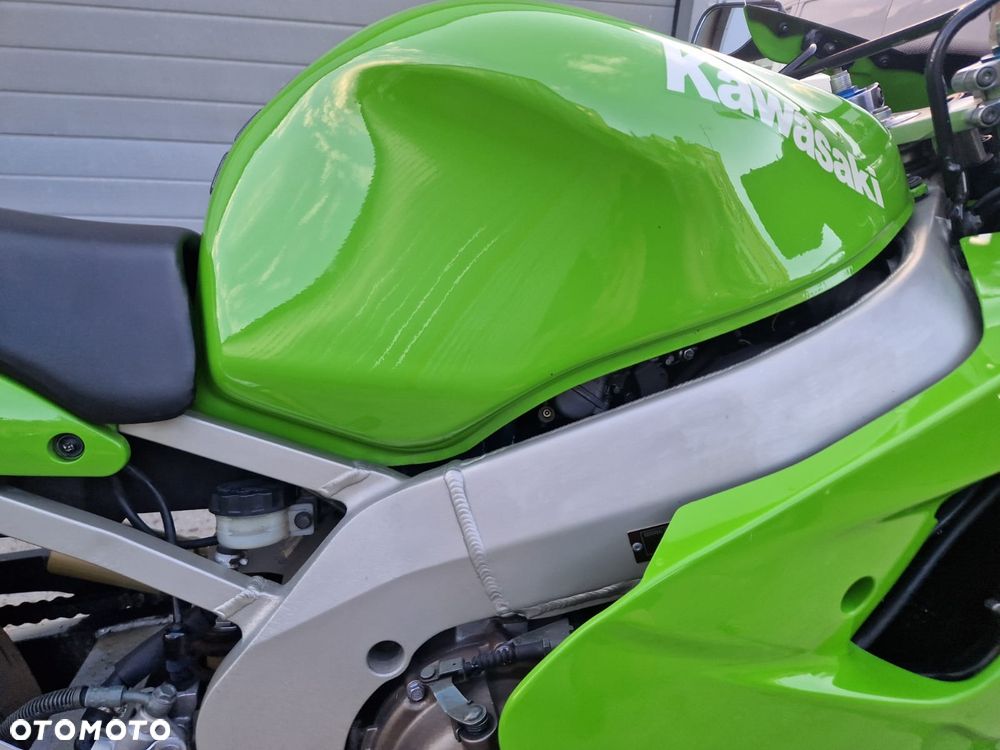 Kawasaki ZXR - 23