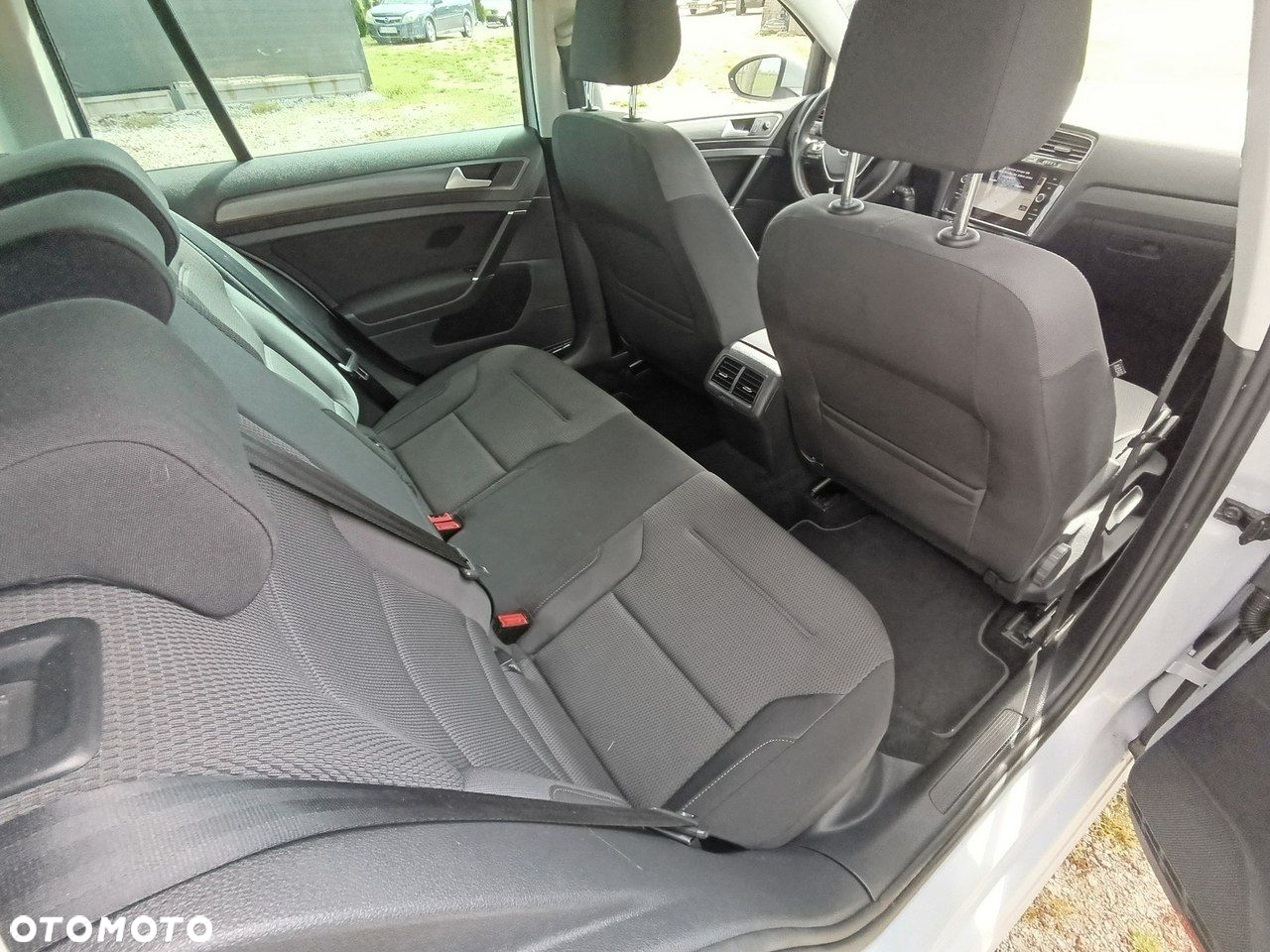 Volkswagen Golf - 34