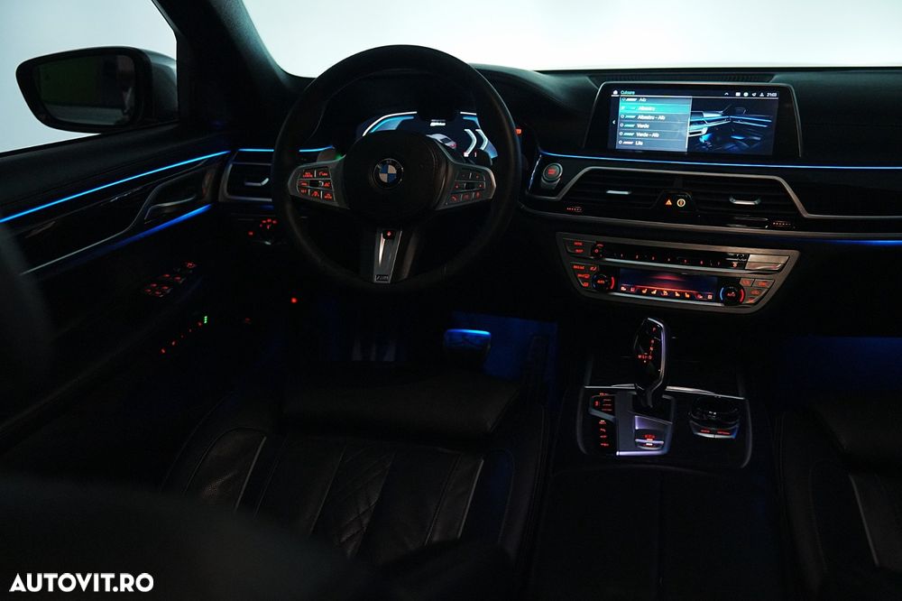 BMW Seria 7 745e - 26