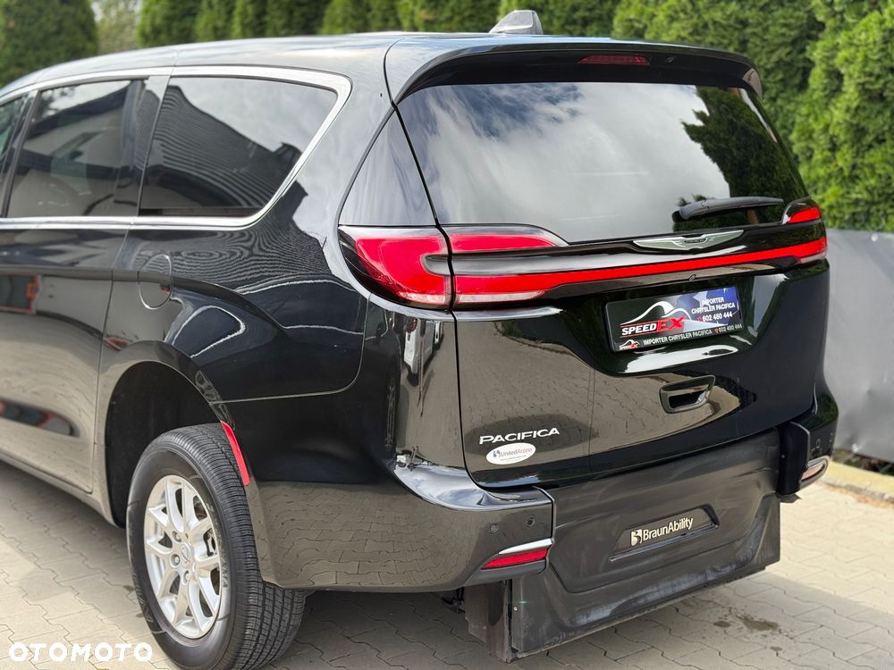 Chrysler Pacifica - 10
