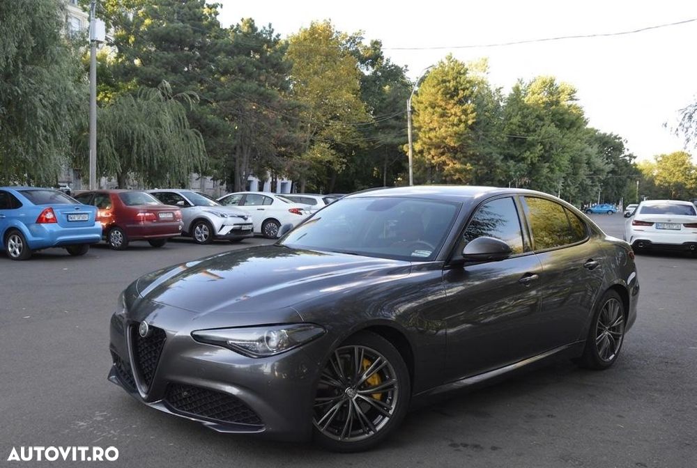 Alfa Romeo Giulia 2.0 Turbo 16V AT8 Veloce - 14
