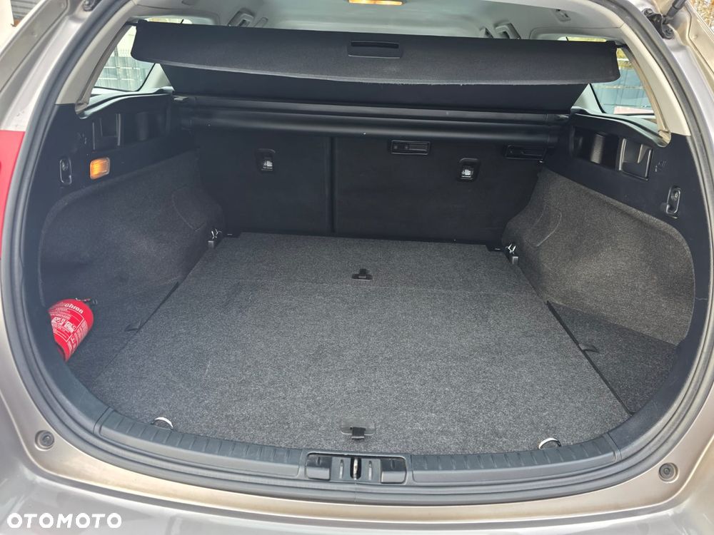 Toyota Auris 1.6 Premium Comfort - 9