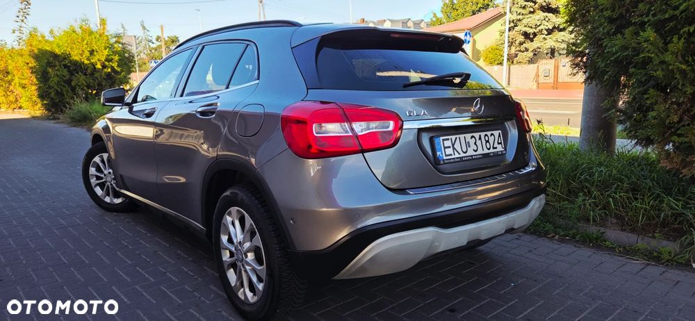 Mercedes-Benz GLA - 9