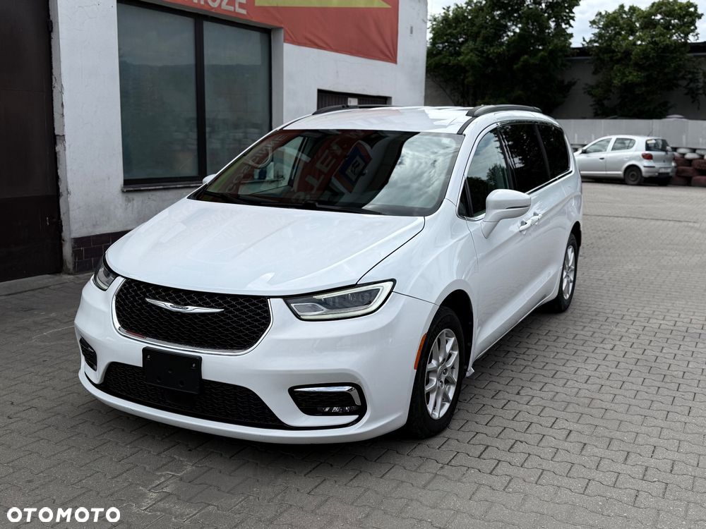Chrysler Pacifica - 1