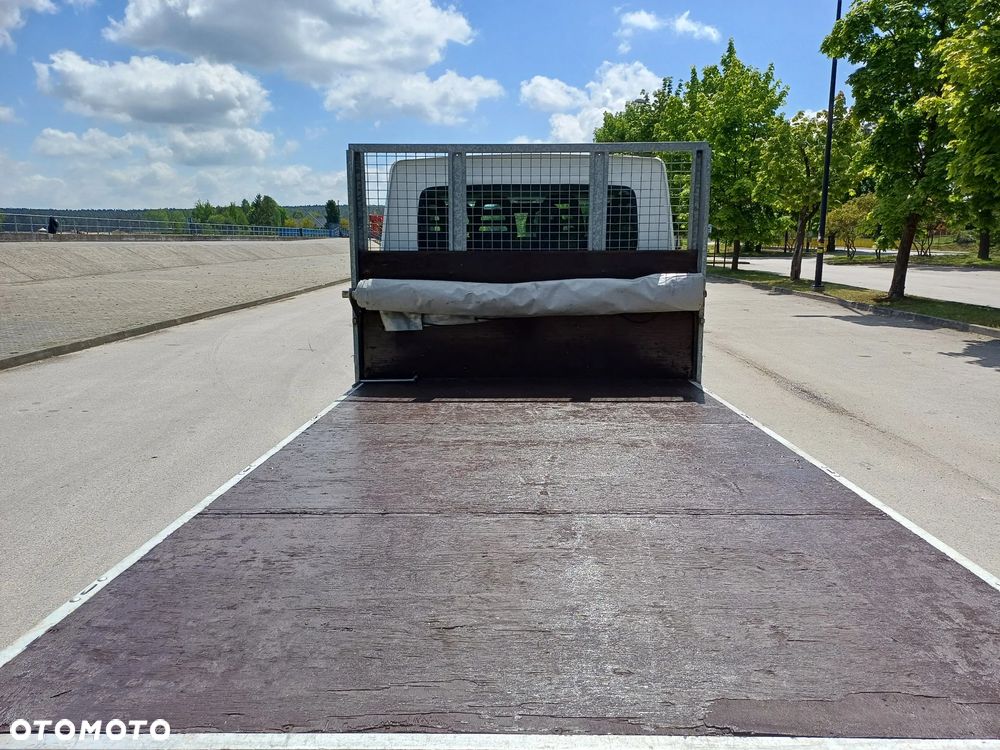 Mercedes-Benz Sprinter - 16