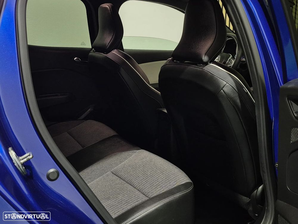 Renault Clio TCe 90 CVT EVOLUTION - 32