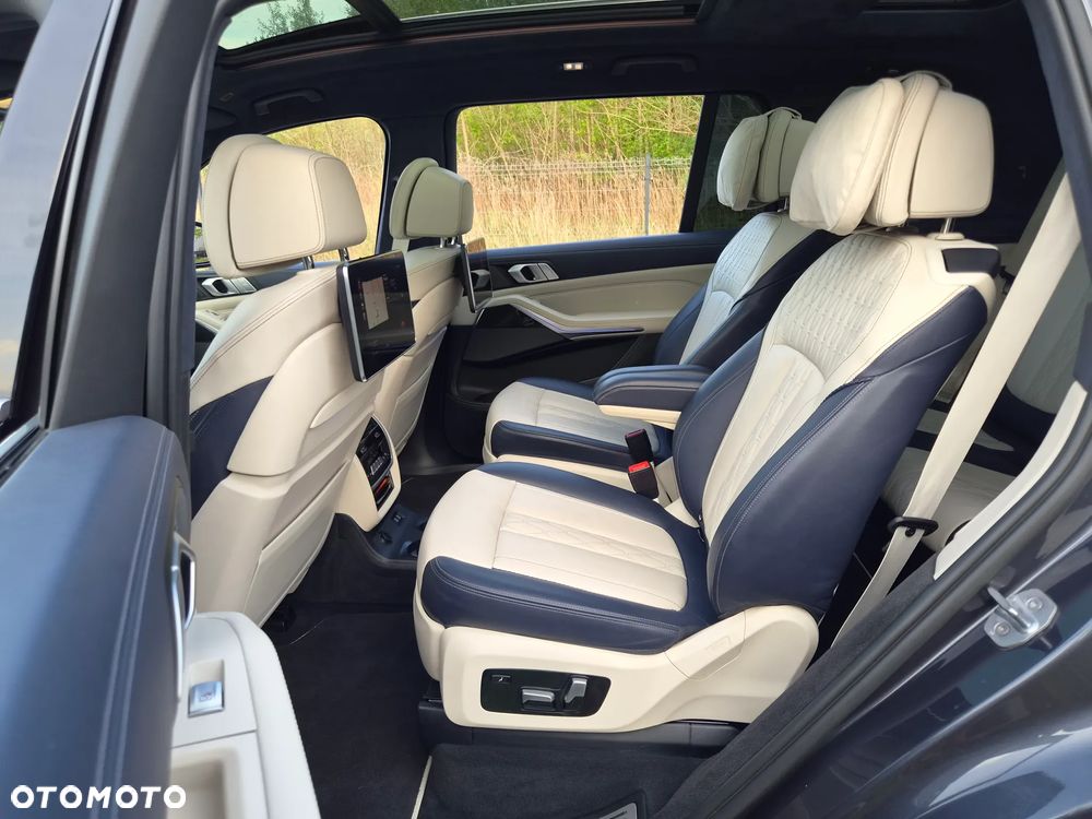 BMW X7 - 14