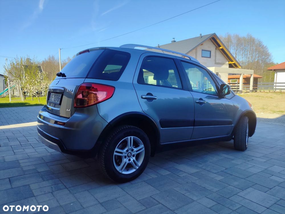 Suzuki SX4 Classic 1.6 VVT 4x4 Comfort - 5