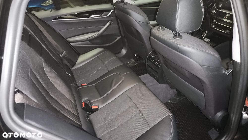 BMW Seria 5 520d Sport Line - 19