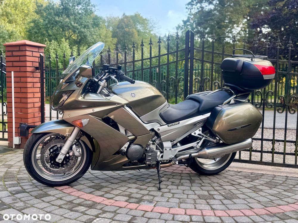 Yamaha FJR - 6