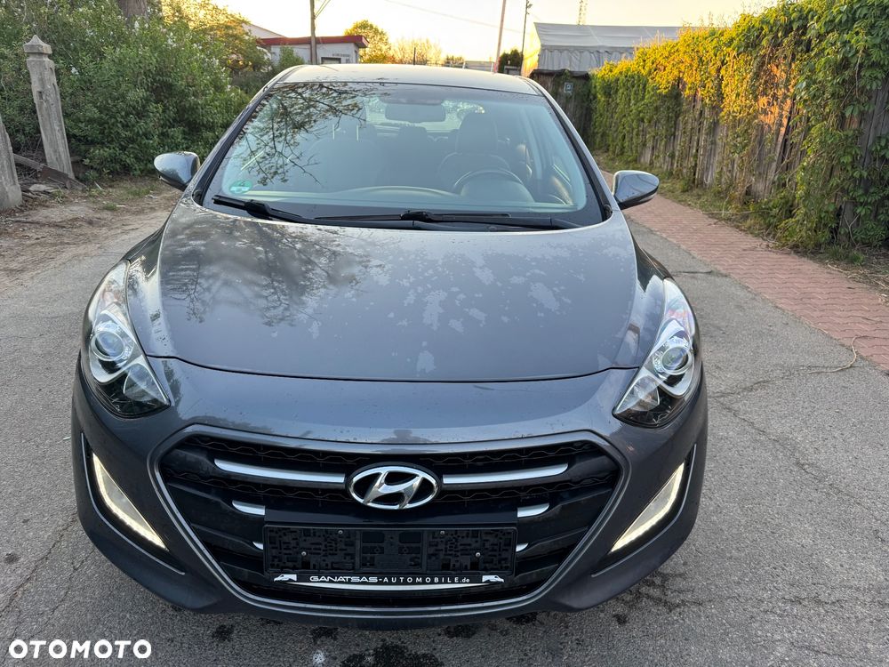 Hyundai i30 blue 1.6 CRDi Classic Navigation - 3