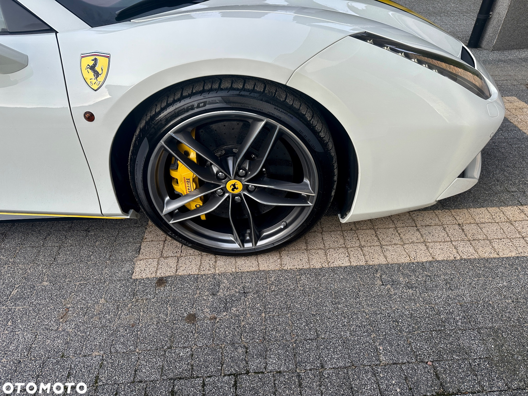 Ferrari 488 - 13