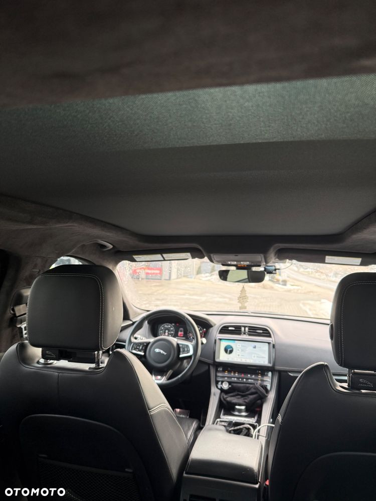 Jaguar F-Pace 3.0 V6 AWD S - 26