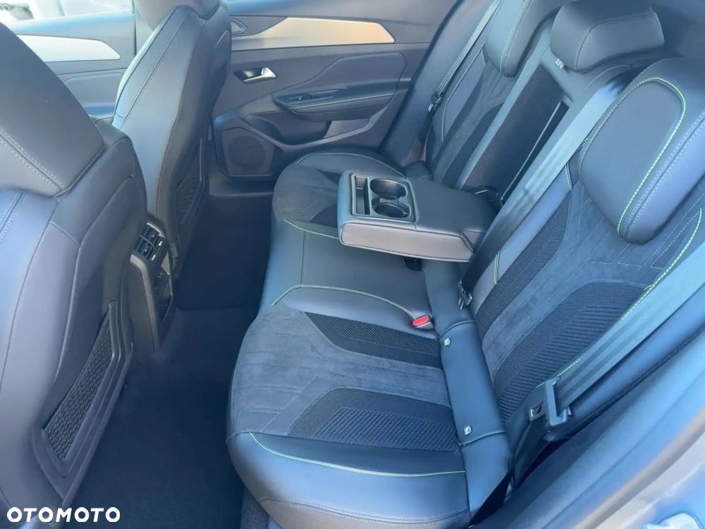 Peugeot 408 1.2 PureTech mHEV GT Exclusive S&S e-DCS6 - 10