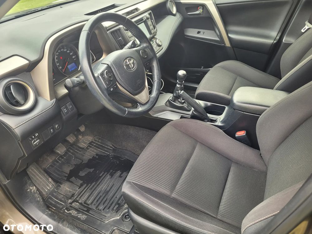 Toyota RAV4 2.0 D-4D Active - 7
