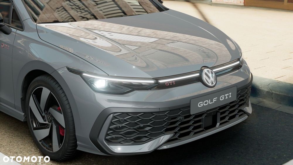 Volkswagen Golf - 8