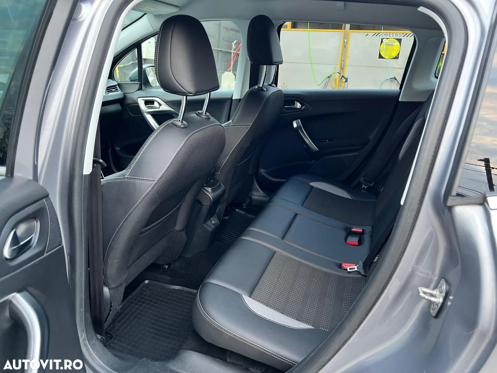 Peugeot 2008 1.2 PureTech EAT8 STT GT Pack - 14