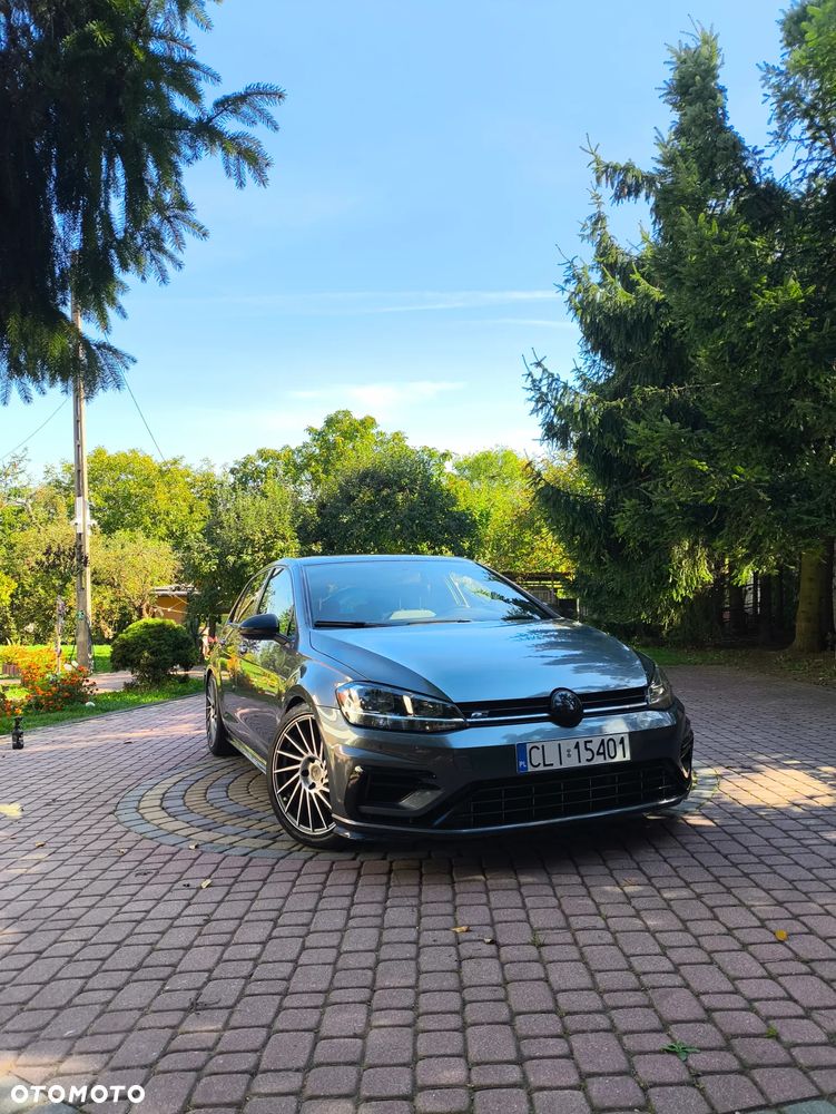 Volkswagen Golf - 2