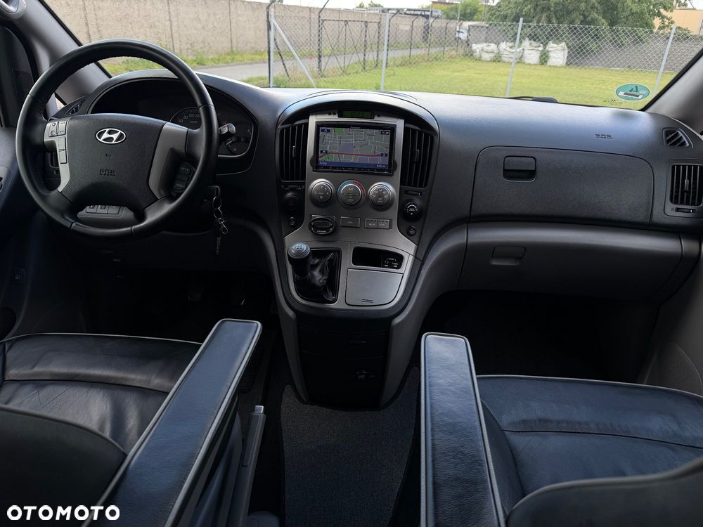 Hyundai H-1 Cargo teilverglast HK - 21