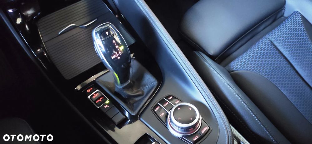 BMW X2 sDrive20i Advantage Plus - 16