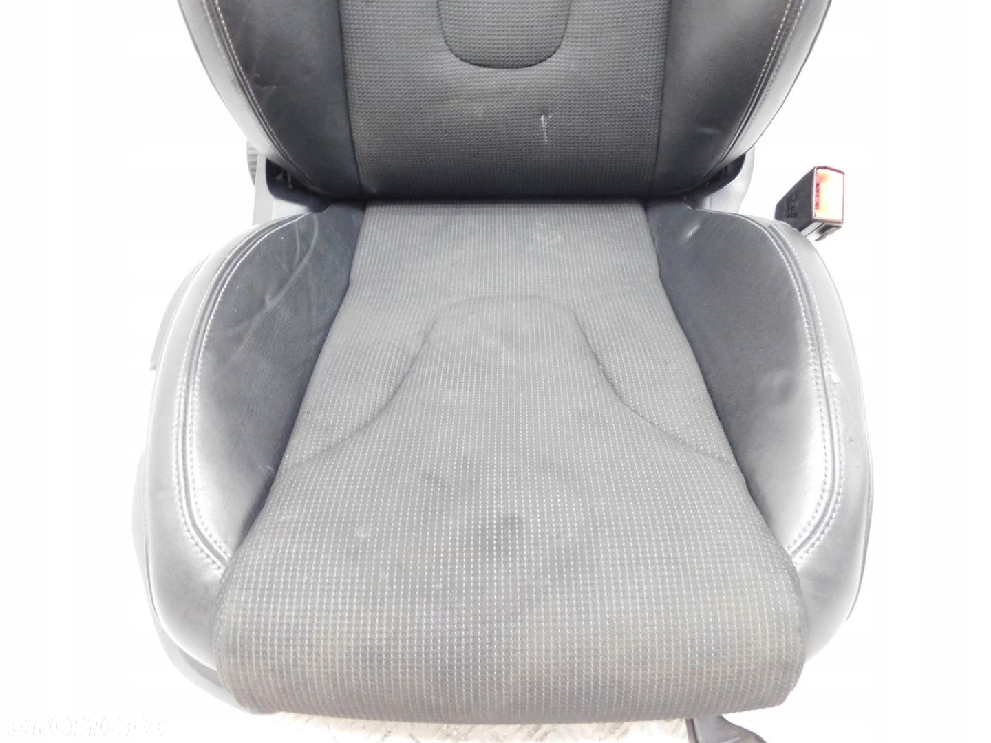 FOTELE SKÓRZANE S-LINE kpl - AUDI TT 8J 06-14 EU - 12