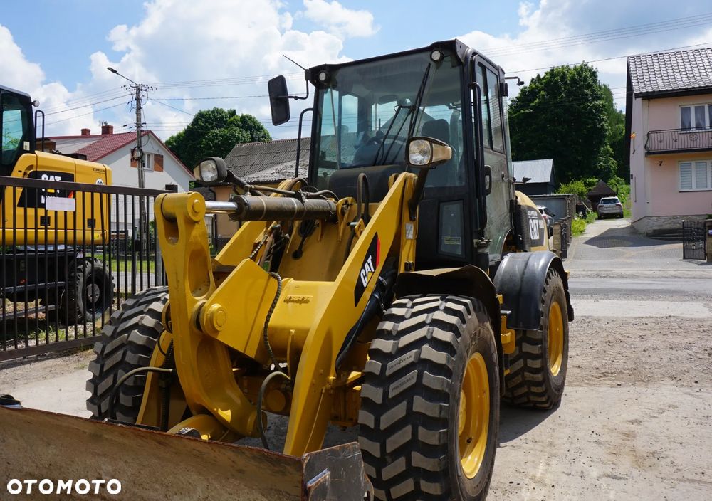 Caterpillar CAT 908 M - 7