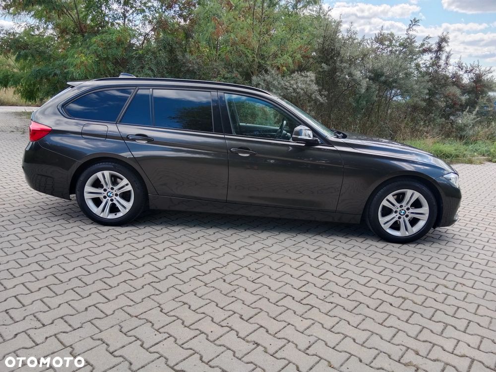 BMW Seria 3 318d Sport Line - 40