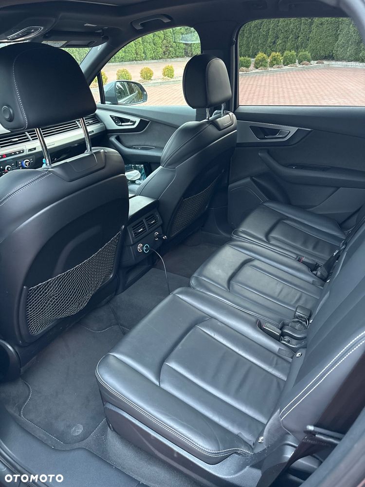 Audi Q7 - 10