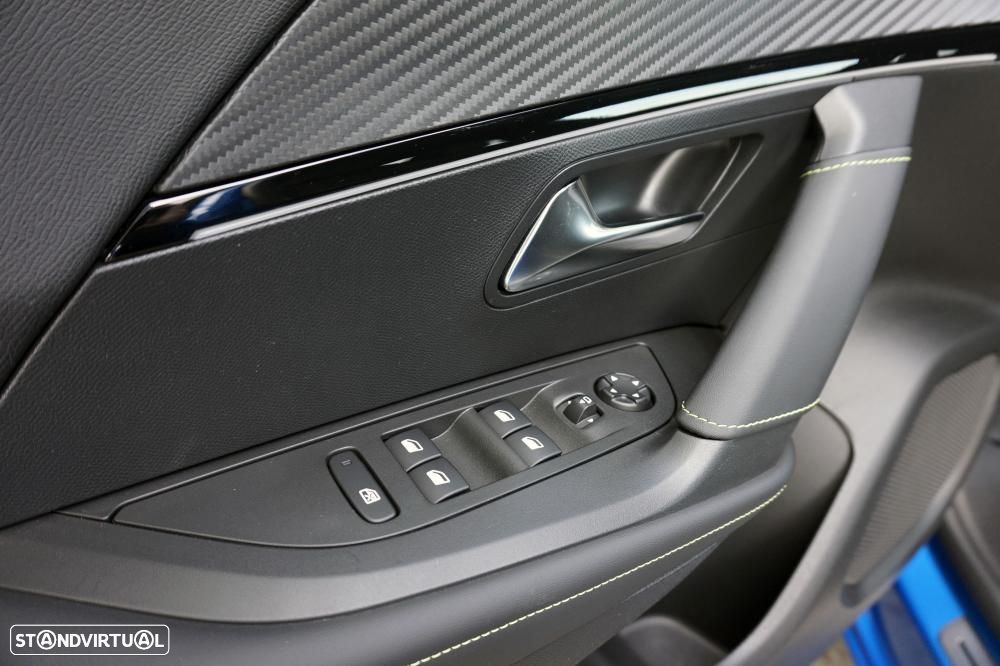Peugeot 2008 1.2 PureTech GT EAT8 - 9