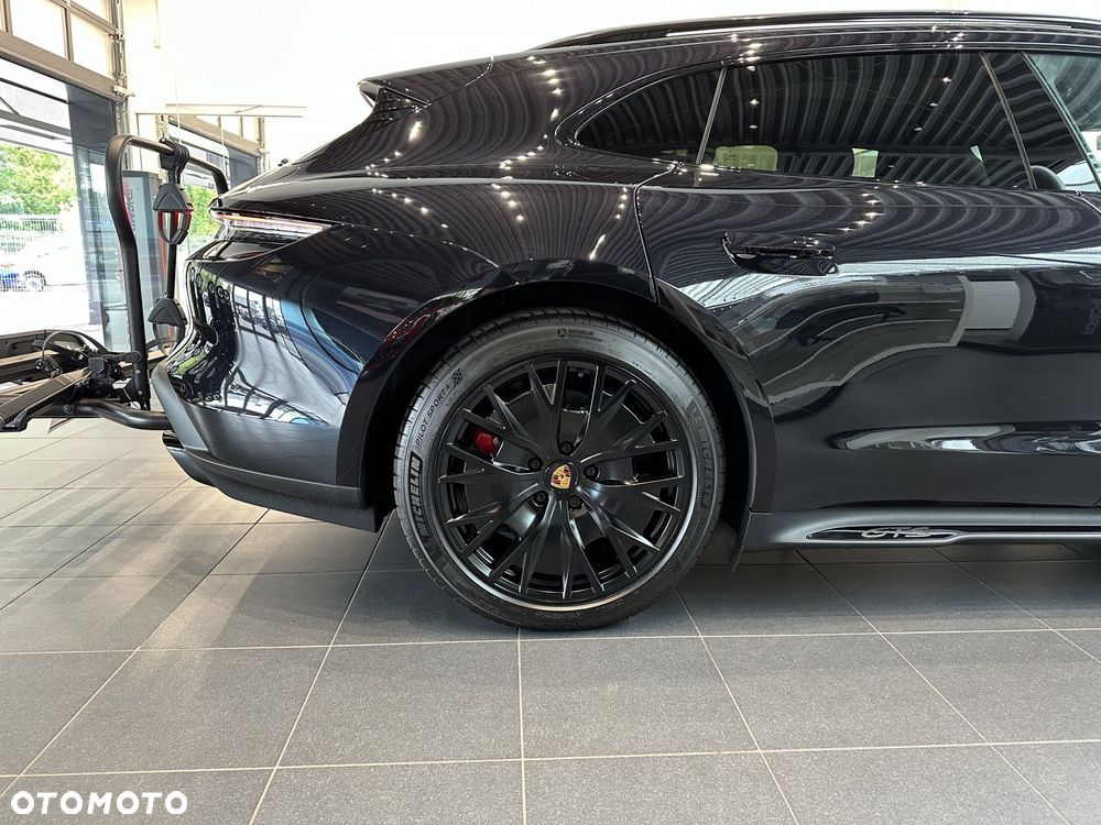 Porsche Taycan GTS Sport Turismo - 5