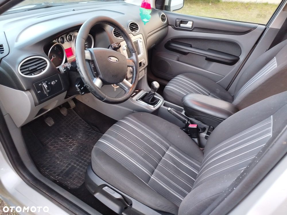 Ford Focus 1.8 TDCi Ambiente - 6