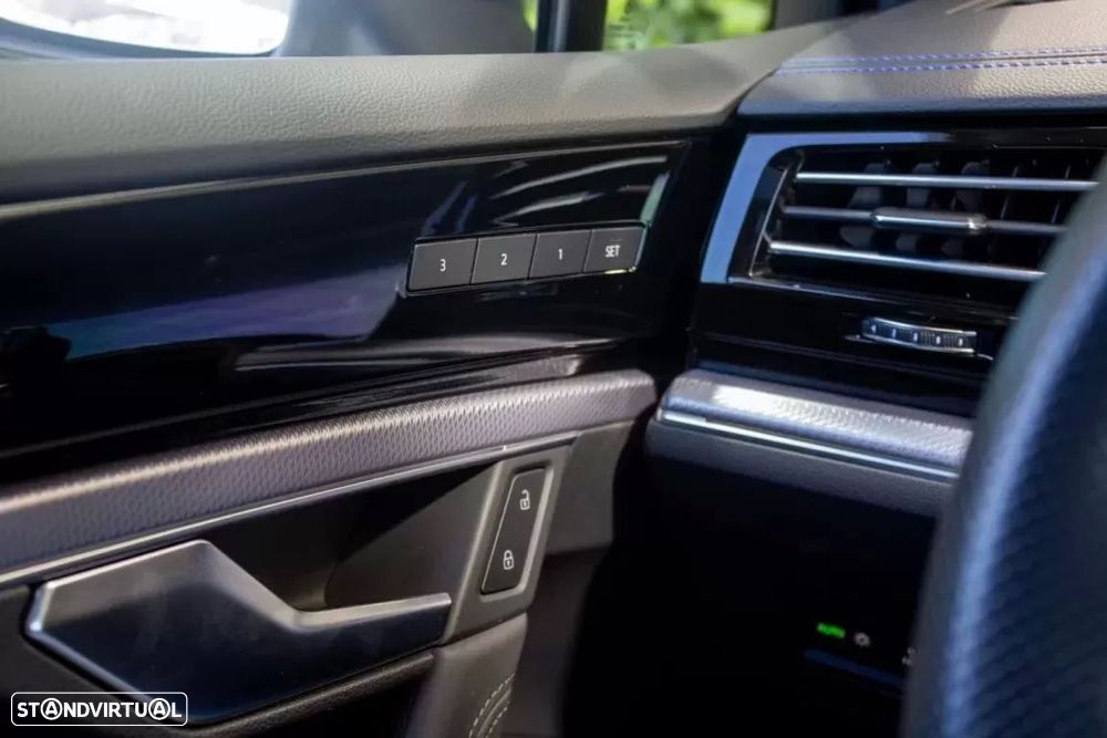 VW Touareg 3.0 TSI e-Hybrid R - 23